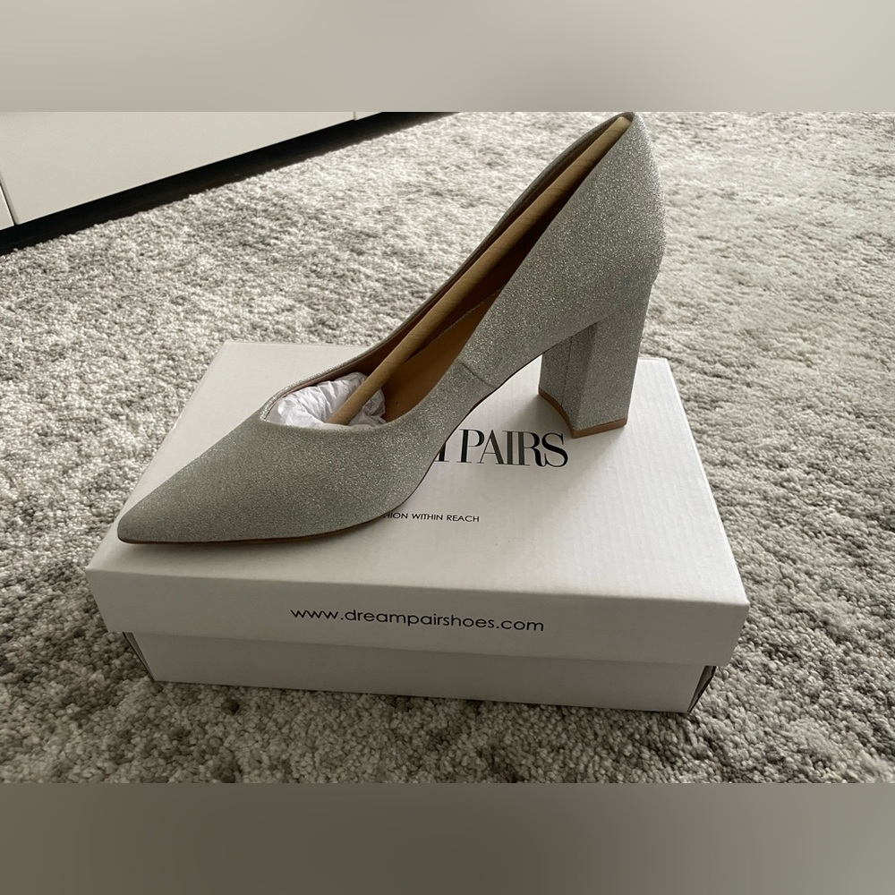 Silver heels - Picture 2 of 3